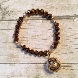 ✨4/$25✨ Stretchy Bracelet Gold Tone
